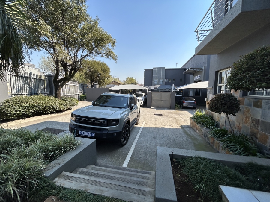 To Let Commercial Property for Rent in Spartan Gauteng