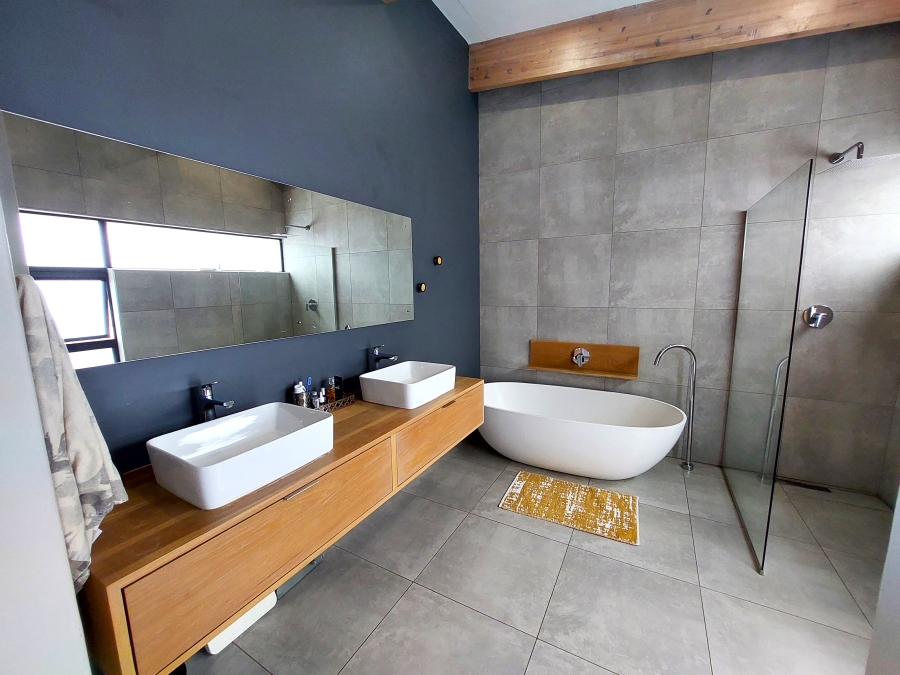 4 Bedroom Property for Sale in Waterkloof Gauteng