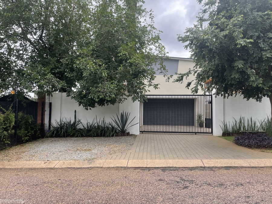 4 Bedroom Property for Sale in Waterkloof Gauteng