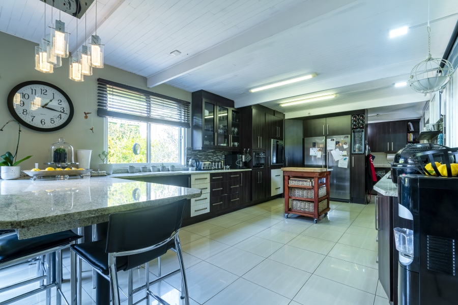 5 Bedroom Property for Sale in Waterkloof Ridge Gauteng