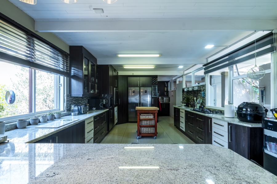 5 Bedroom Property for Sale in Waterkloof Ridge Gauteng