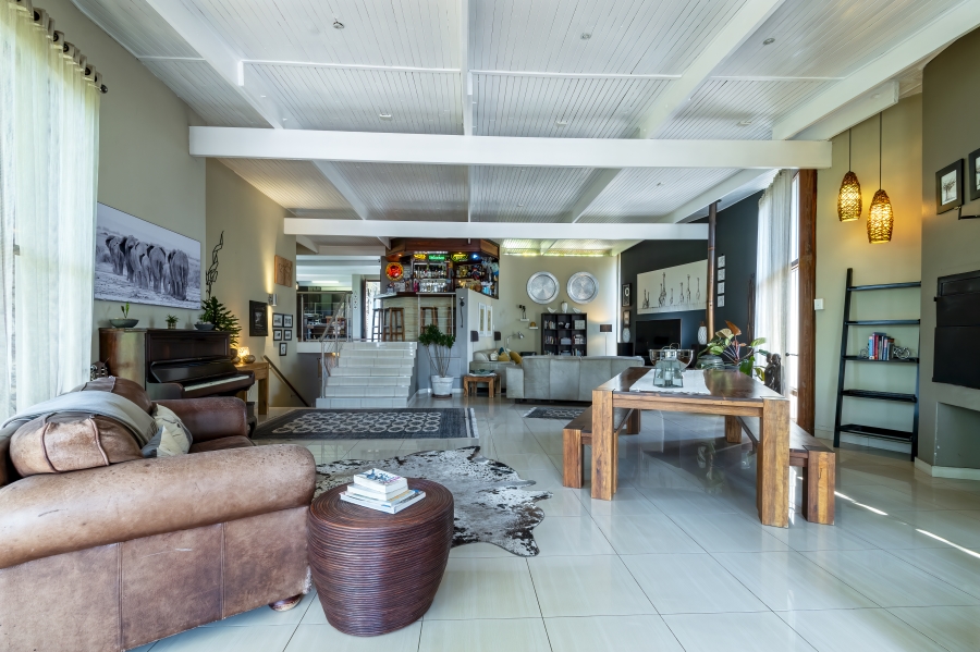 5 Bedroom Property for Sale in Waterkloof Ridge Gauteng