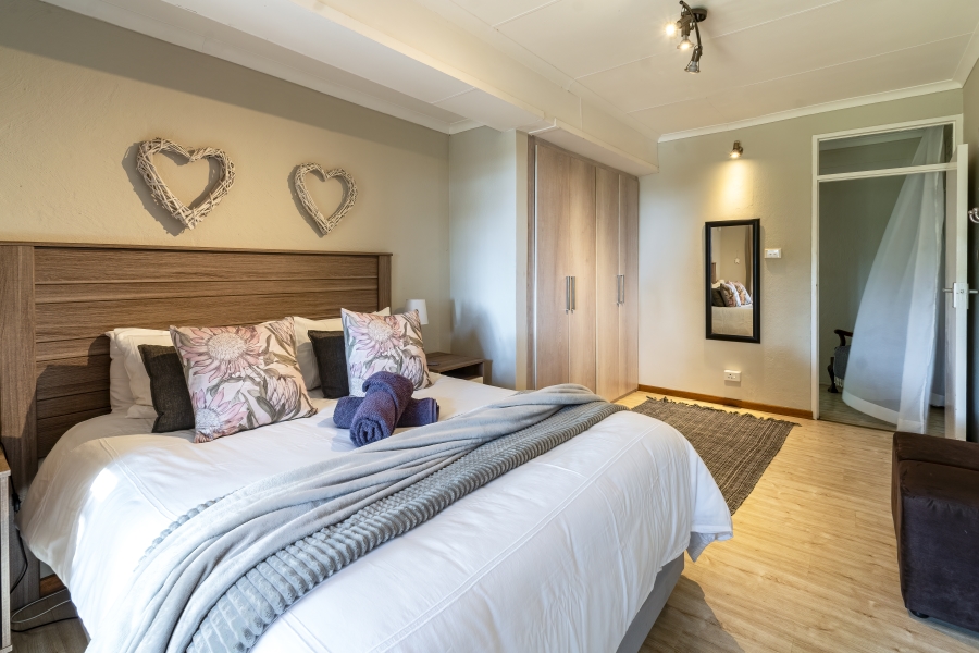 5 Bedroom Property for Sale in Waterkloof Ridge Gauteng