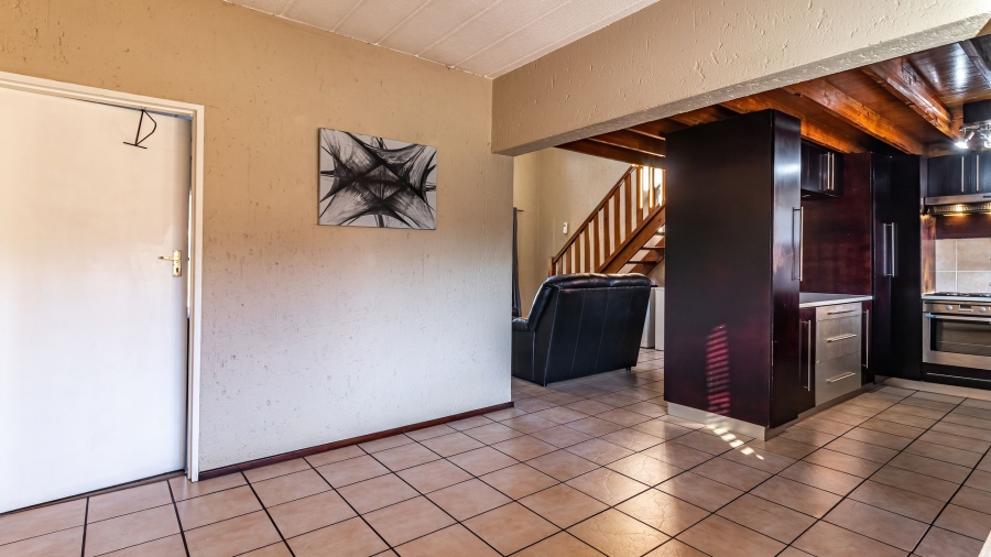 2 Bedroom Property for Sale in Magaliessig Gauteng