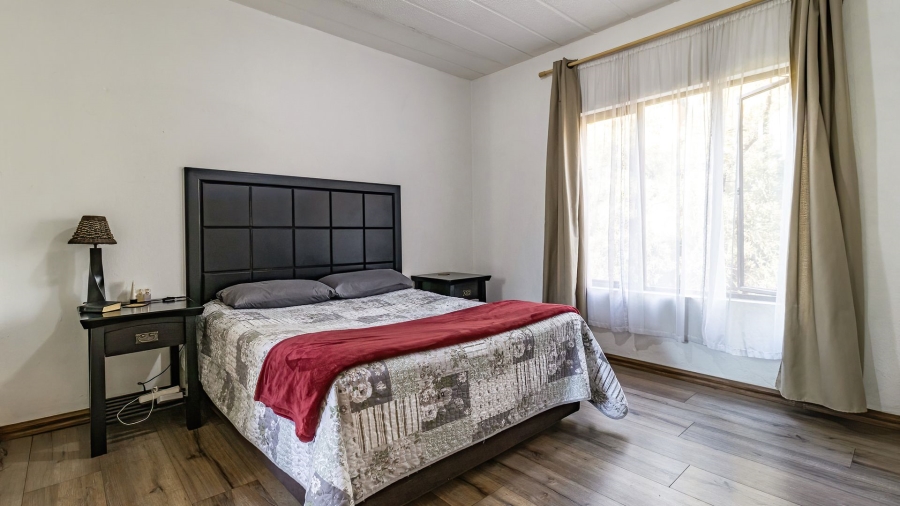 2 Bedroom Property for Sale in Magaliessig Gauteng