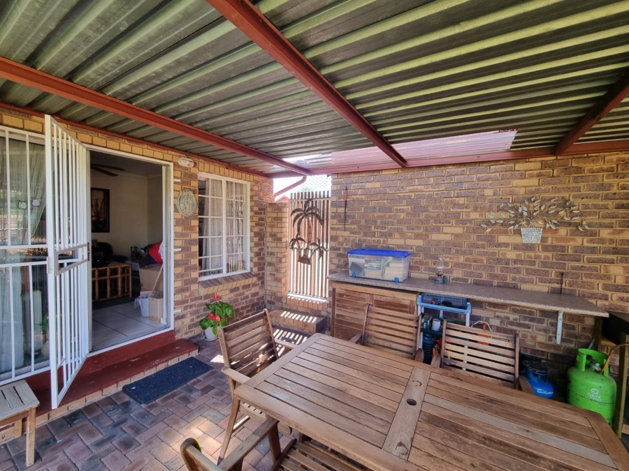 2 Bedroom Property for Sale in Meyerspark Gauteng