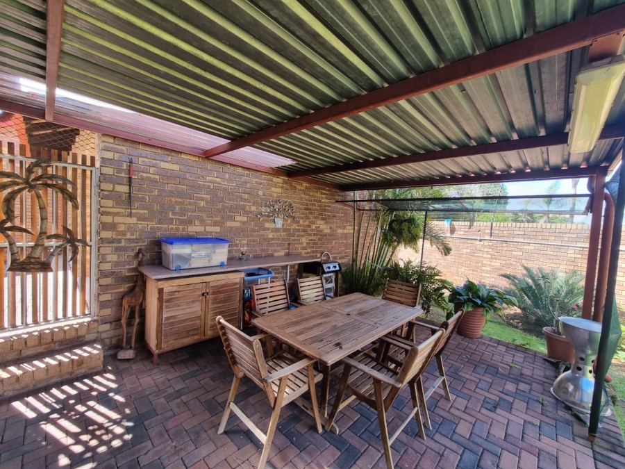 2 Bedroom Property for Sale in Meyerspark Gauteng