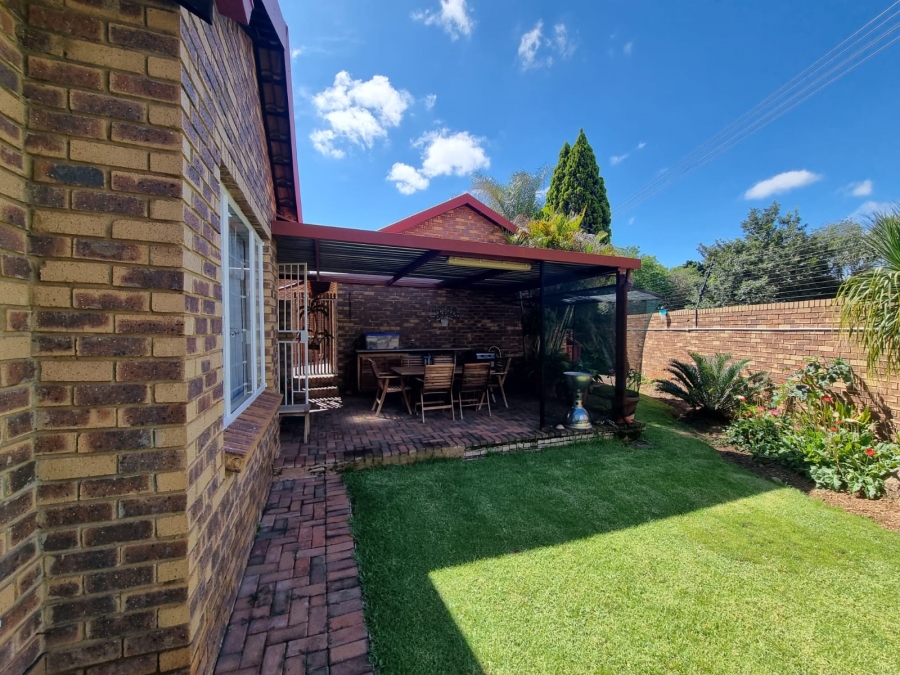2 Bedroom Property for Sale in Meyerspark Gauteng
