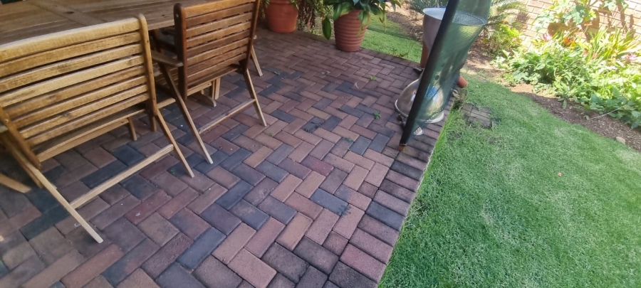 2 Bedroom Property for Sale in Meyerspark Gauteng