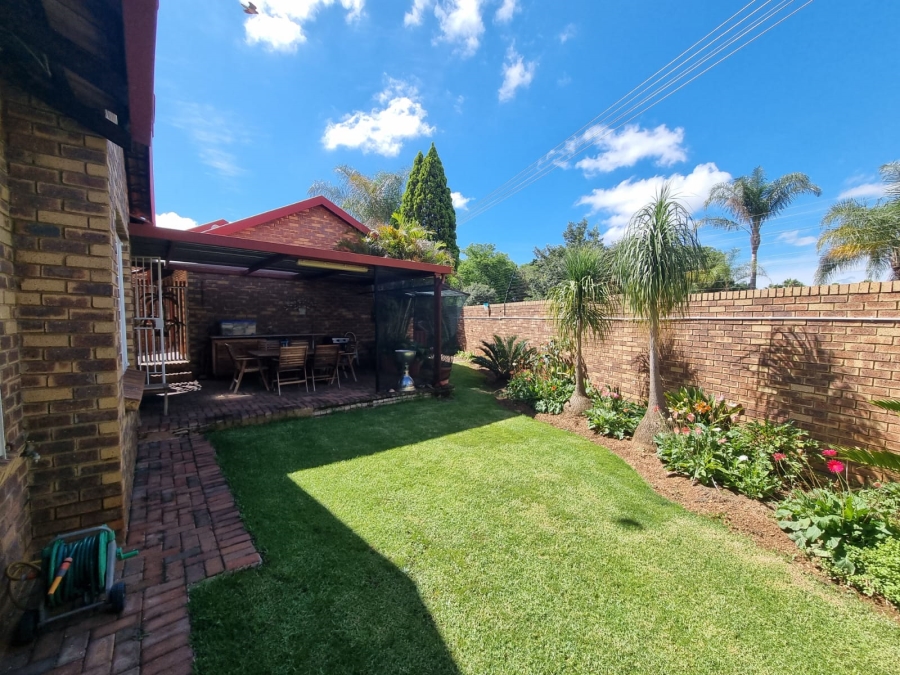 2 Bedroom Property for Sale in Meyerspark Gauteng