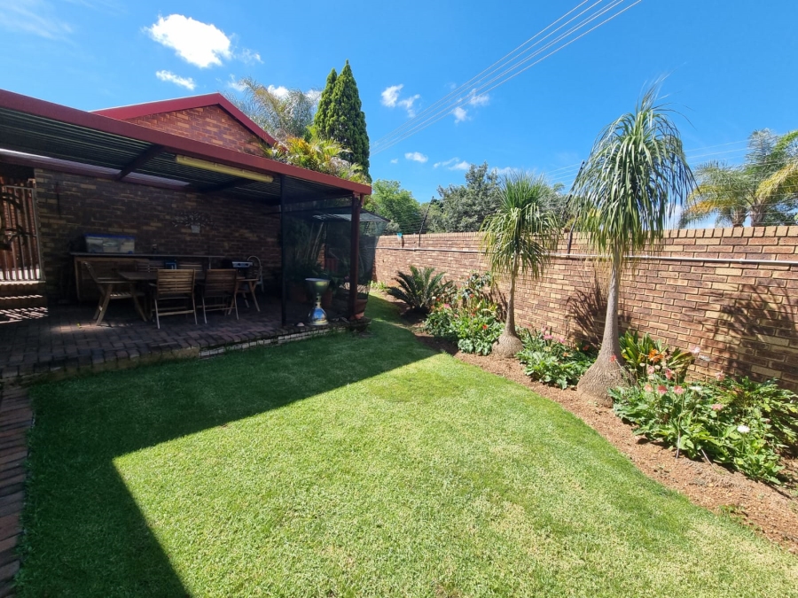 2 Bedroom Property for Sale in Meyerspark Gauteng