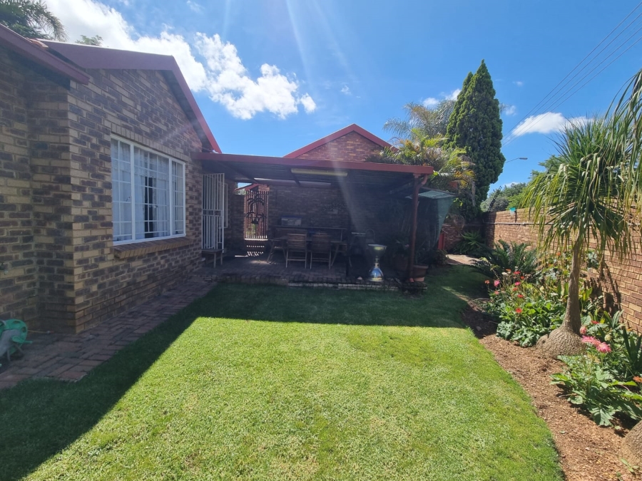 2 Bedroom Property for Sale in Meyerspark Gauteng