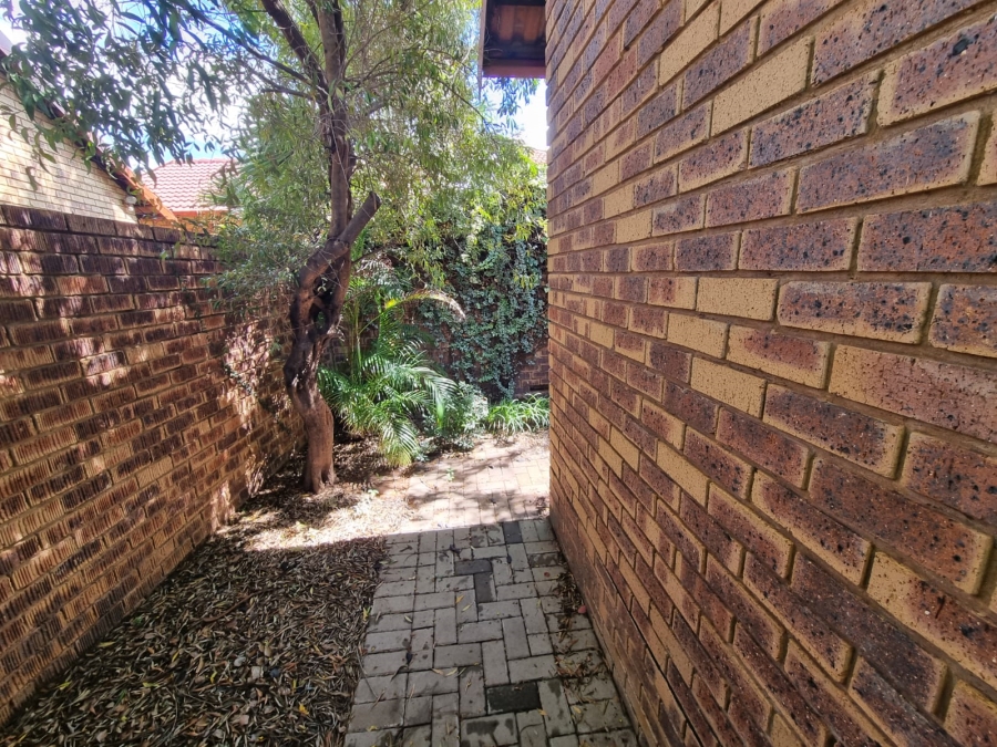 2 Bedroom Property for Sale in Meyerspark Gauteng