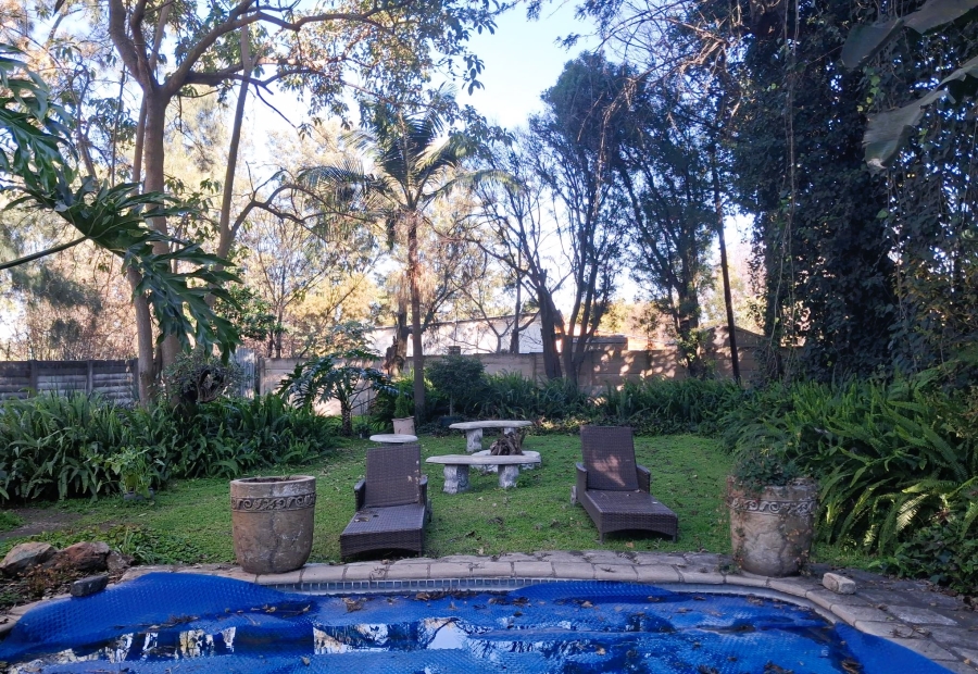 12 Bedroom Property for Sale in Glen Austin Gauteng