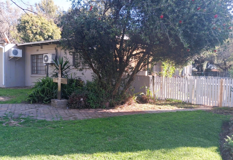 12 Bedroom Property for Sale in Glen Austin Gauteng