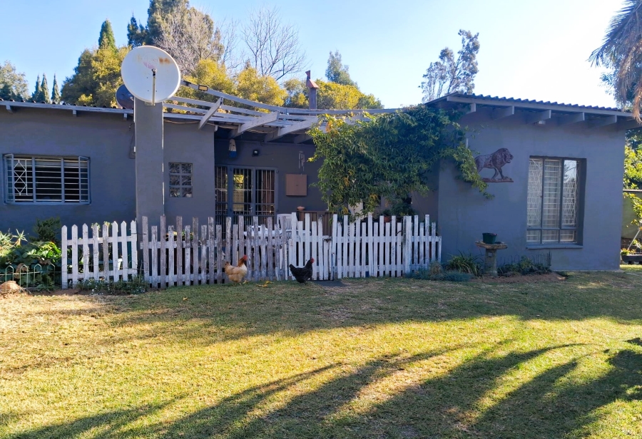 12 Bedroom Property for Sale in Glen Austin Gauteng