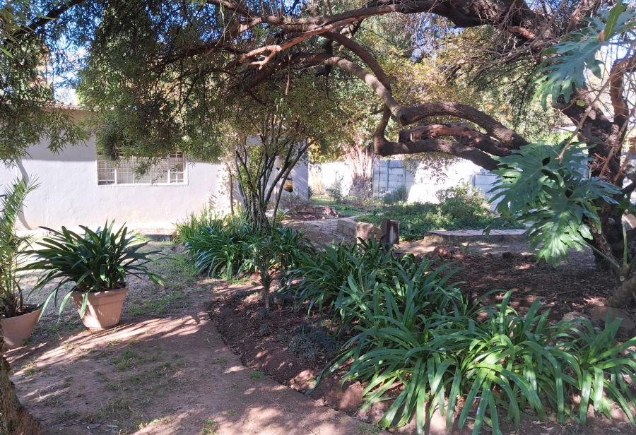 12 Bedroom Property for Sale in Glen Austin Gauteng