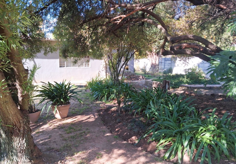 12 Bedroom Property for Sale in Glen Austin Gauteng