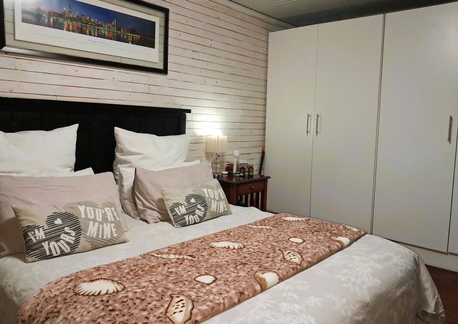 12 Bedroom Property for Sale in Glen Austin Gauteng