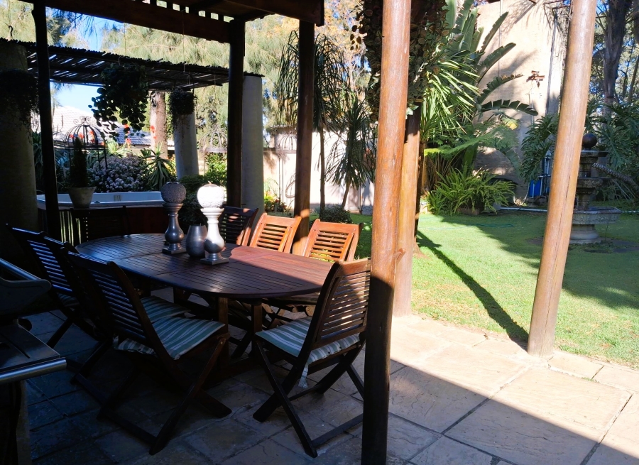 12 Bedroom Property for Sale in Glen Austin Gauteng