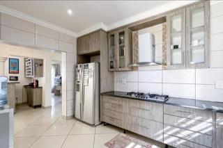 4 Bedroom Property for Sale in South Crest Gauteng