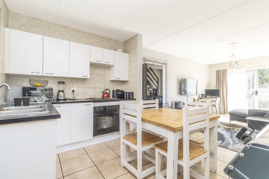 2 Bedroom Property for Sale in Sonneglans Gauteng