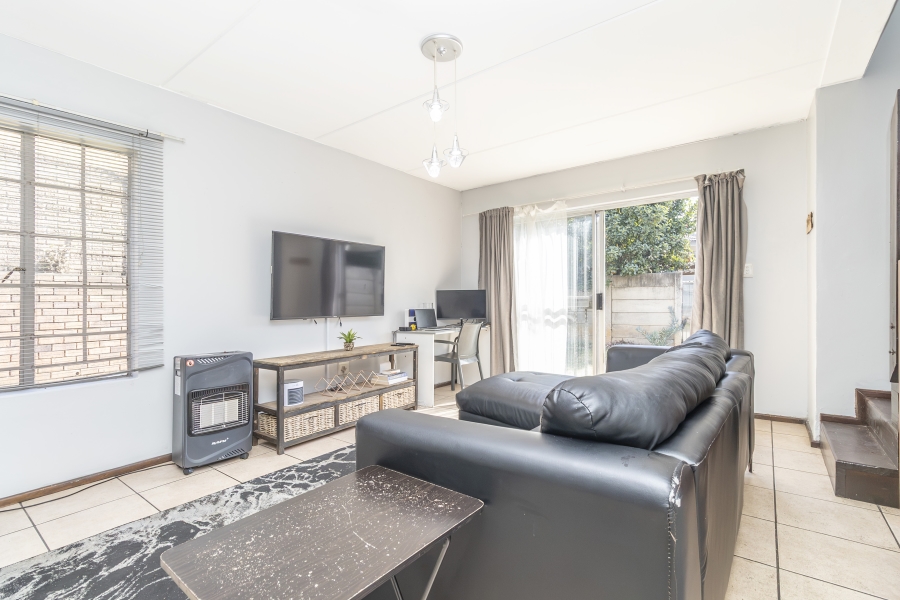 2 Bedroom Property for Sale in Sonneglans Gauteng