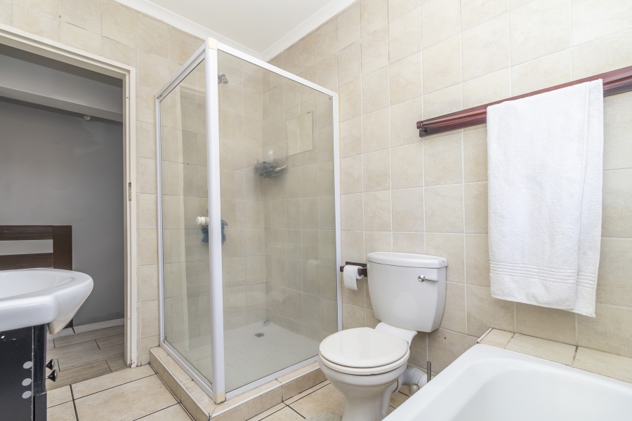 2 Bedroom Property for Sale in Sonneglans Gauteng