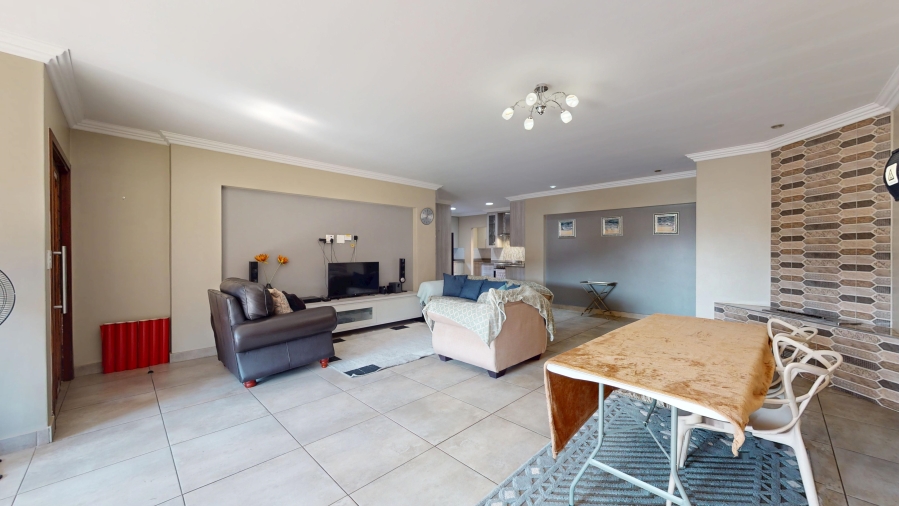 3 Bedroom Property for Sale in Dayanglen Gauteng