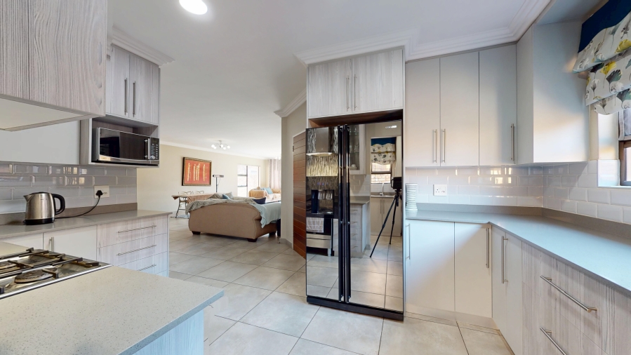 3 Bedroom Property for Sale in Dayanglen Gauteng