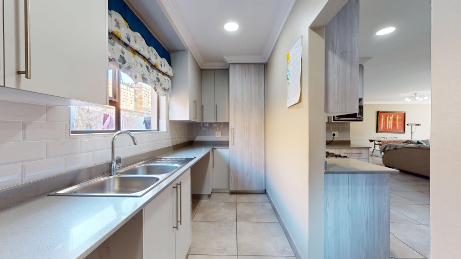 3 Bedroom Property for Sale in Dayanglen Gauteng