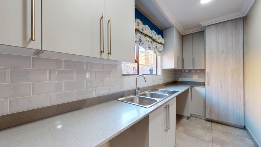 3 Bedroom Property for Sale in Dayanglen Gauteng