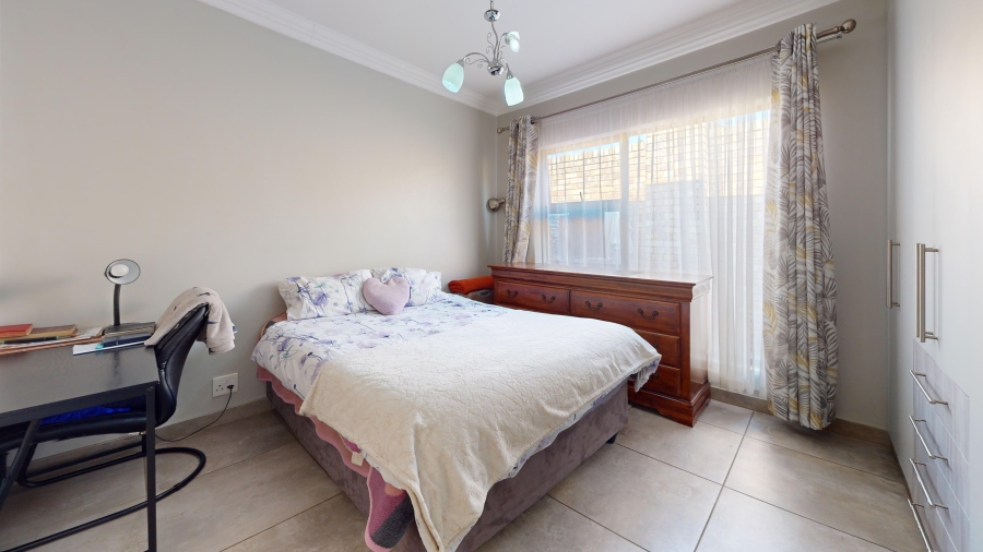 3 Bedroom Property for Sale in Dayanglen Gauteng