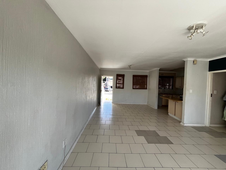 2 Bedroom Property for Sale in Fairland Gauteng