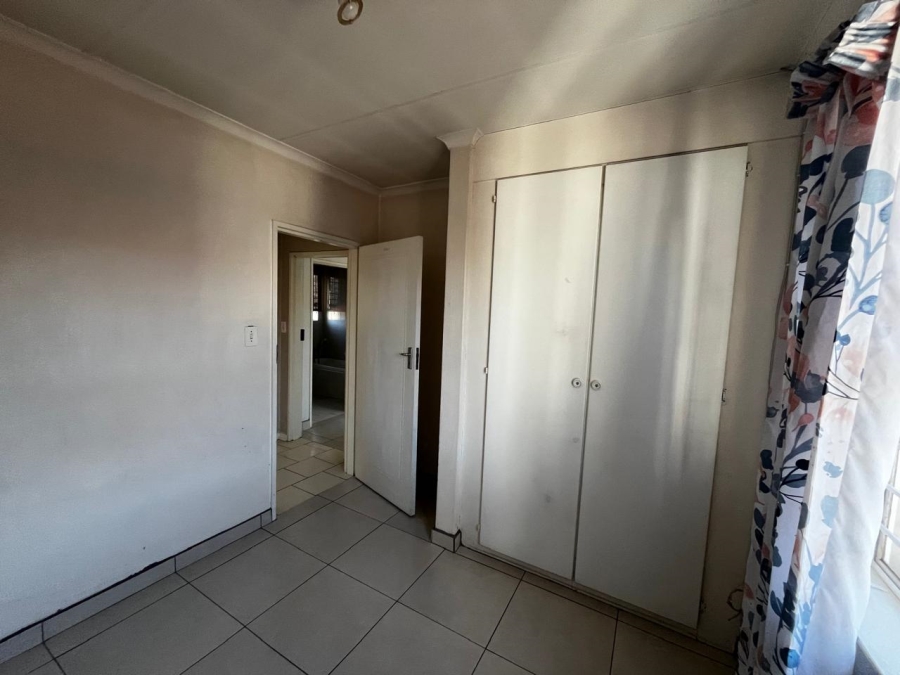2 Bedroom Property for Sale in Fairland Gauteng
