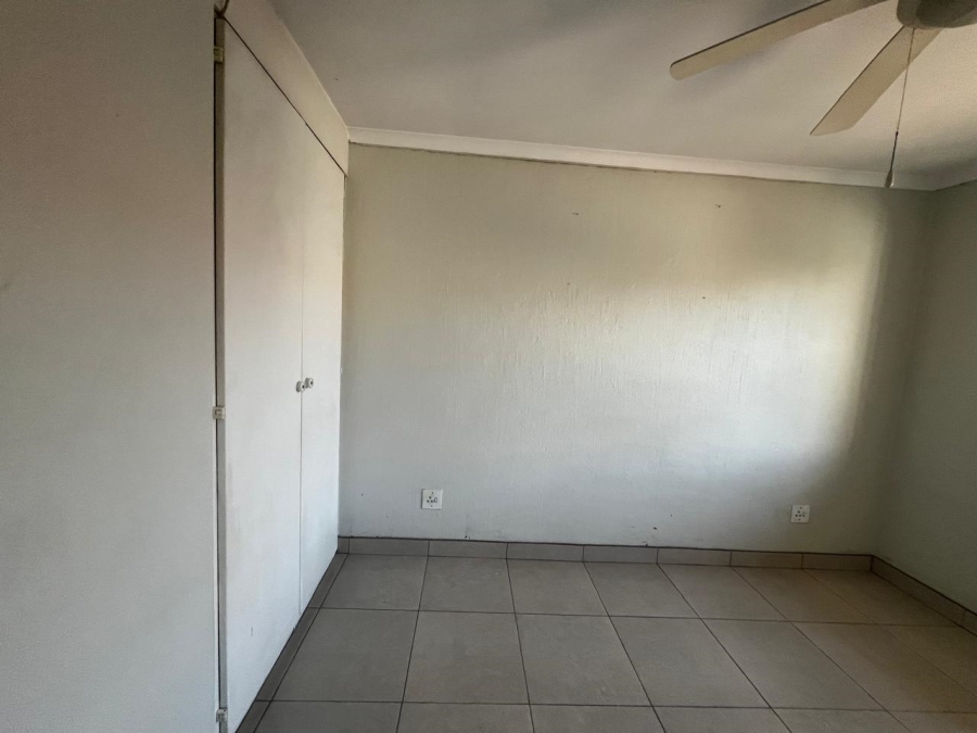 2 Bedroom Property for Sale in Fairland Gauteng