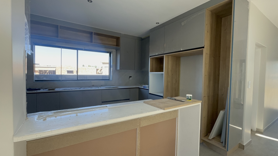 4 Bedroom Property for Sale in Helderwyk Gauteng