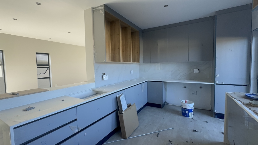 4 Bedroom Property for Sale in Helderwyk Gauteng