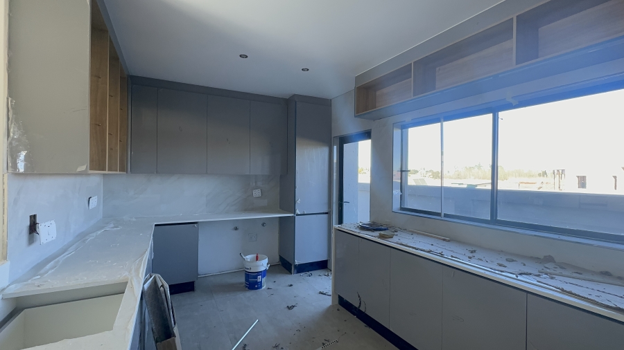 4 Bedroom Property for Sale in Helderwyk Gauteng