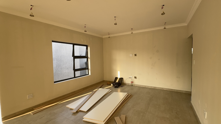 4 Bedroom Property for Sale in Helderwyk Gauteng