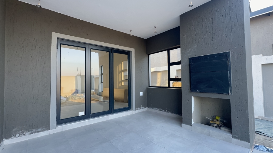 4 Bedroom Property for Sale in Helderwyk Gauteng