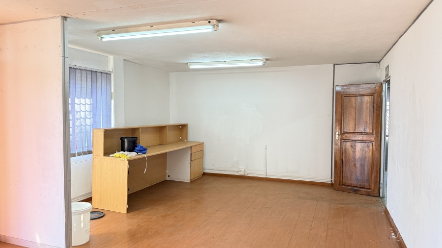 To Let Commercial Property for Rent in Kosmosdal Gauteng
