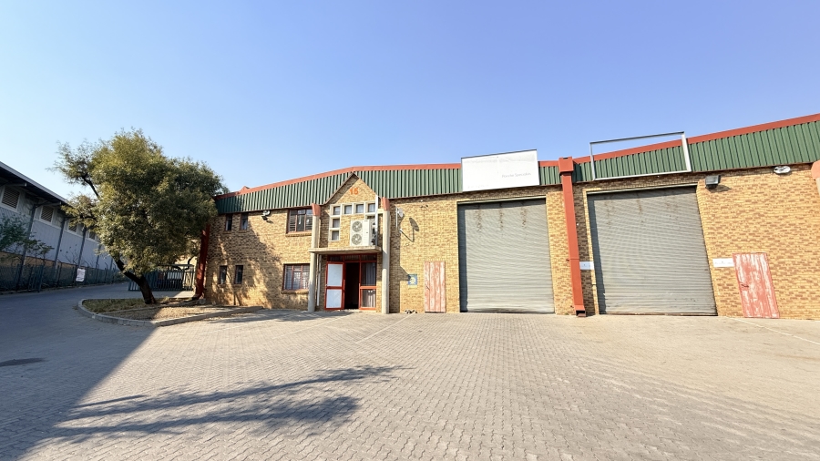 To Let Commercial Property for Rent in Kosmosdal Gauteng