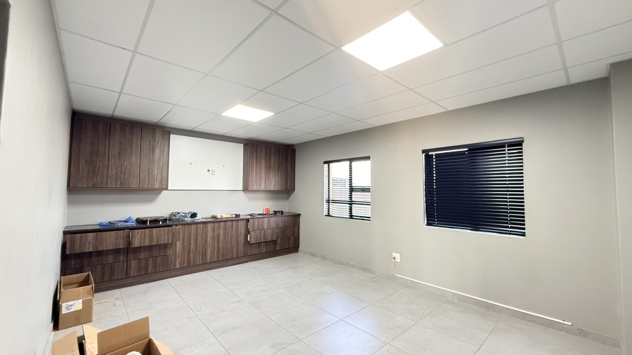 To Let Commercial Property for Rent in Knoppieslaagte Gauteng