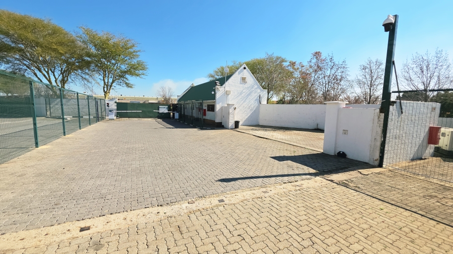 To Let Commercial Property for Rent in Randjespark Gauteng