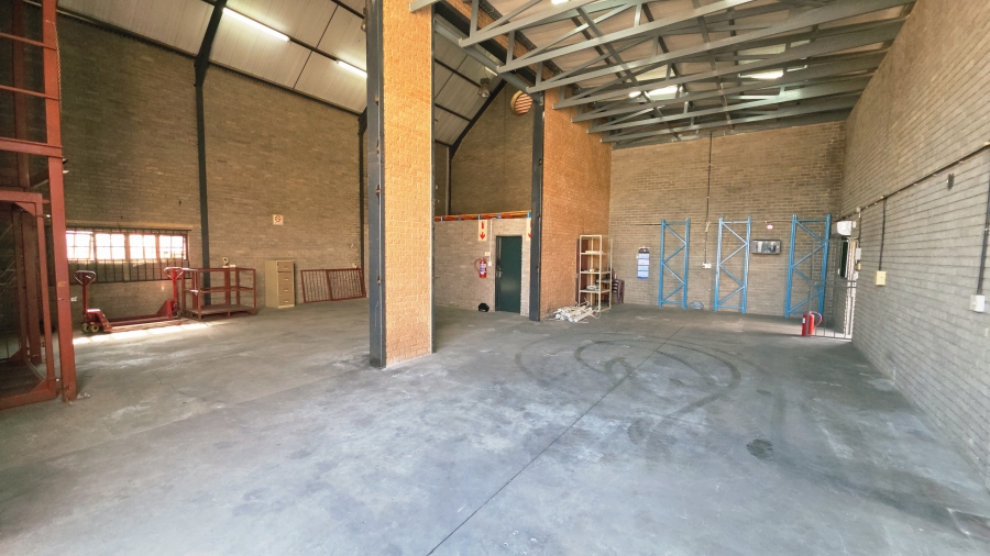 To Let Commercial Property for Rent in Randjespark Gauteng