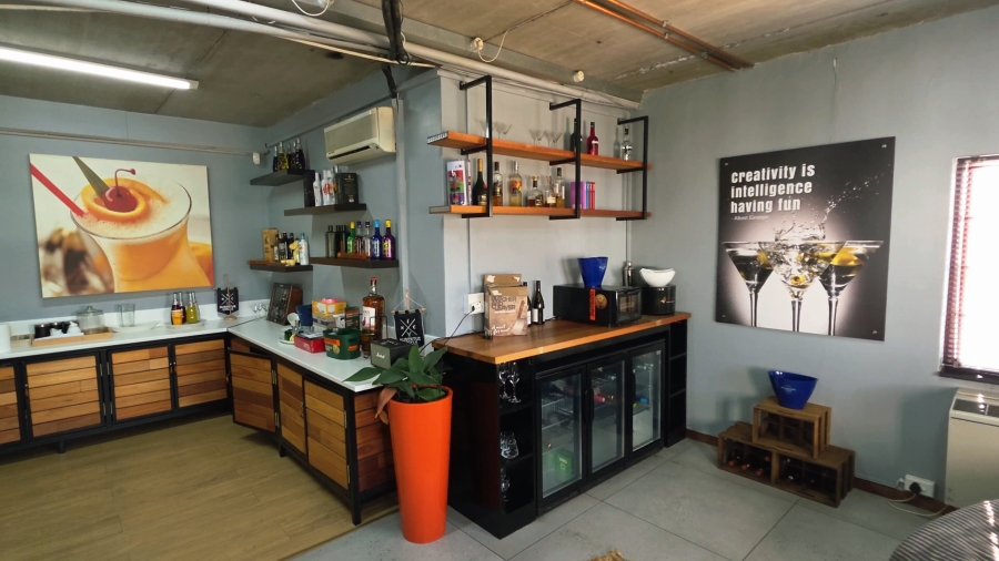 To Let Commercial Property for Rent in Randjespark Gauteng
