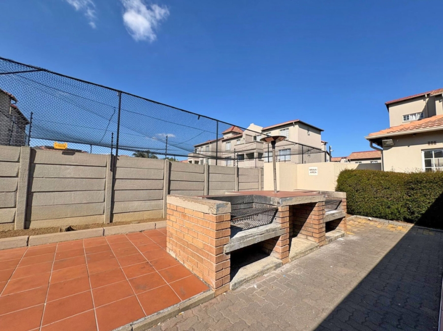 2 Bedroom Property for Sale in Eden Glen Gauteng