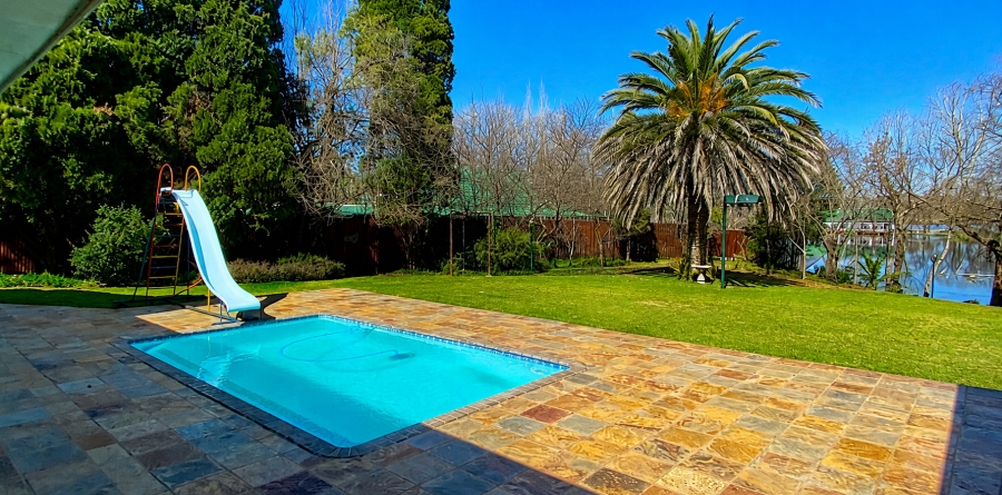 5 Bedroom Property for Sale in Kaalplaats West Gauteng