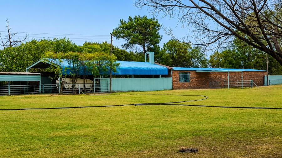 5 Bedroom Property for Sale in Kaalplaats West Gauteng
